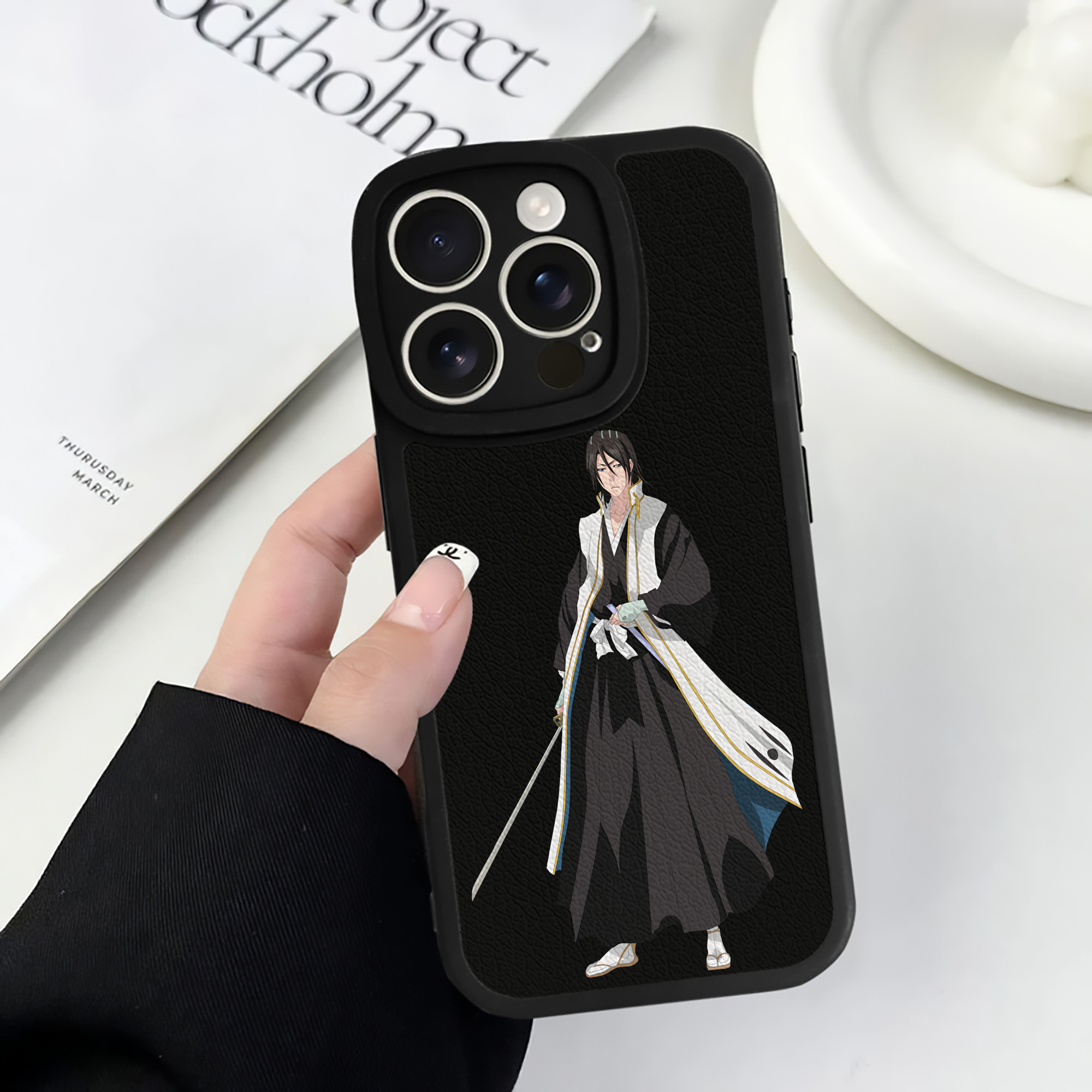 （画像用） ブリーチ くちき びゃくや BLEACH Kuchiki Byakuya 【iPhone 16シリーズ対応】シリコンスマホケース（レザー調） 材質：シリコン